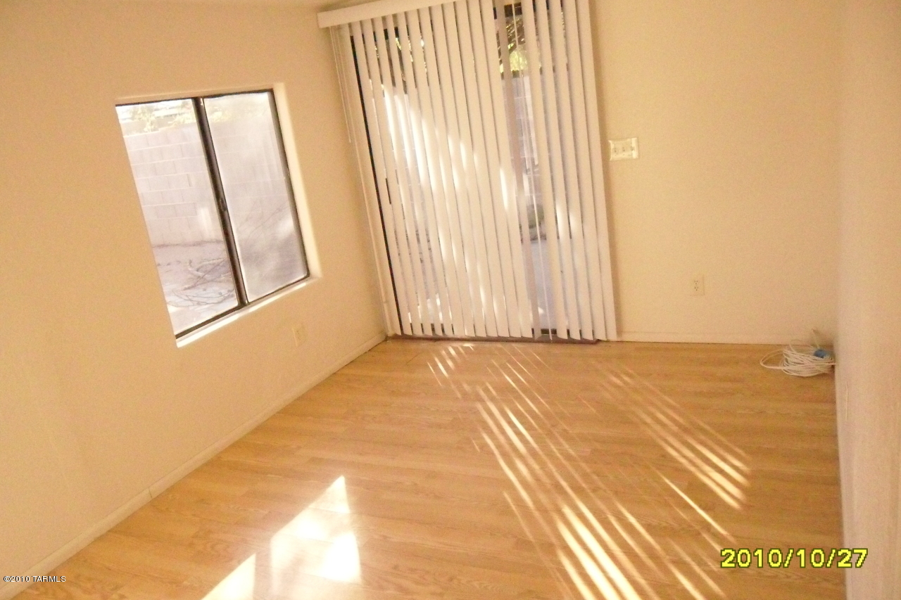 3061 W Avenida Destino