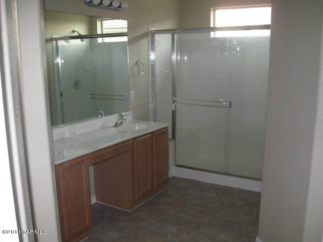 135 E Calle Del Rondador