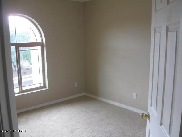 135 E Calle Del Rondador