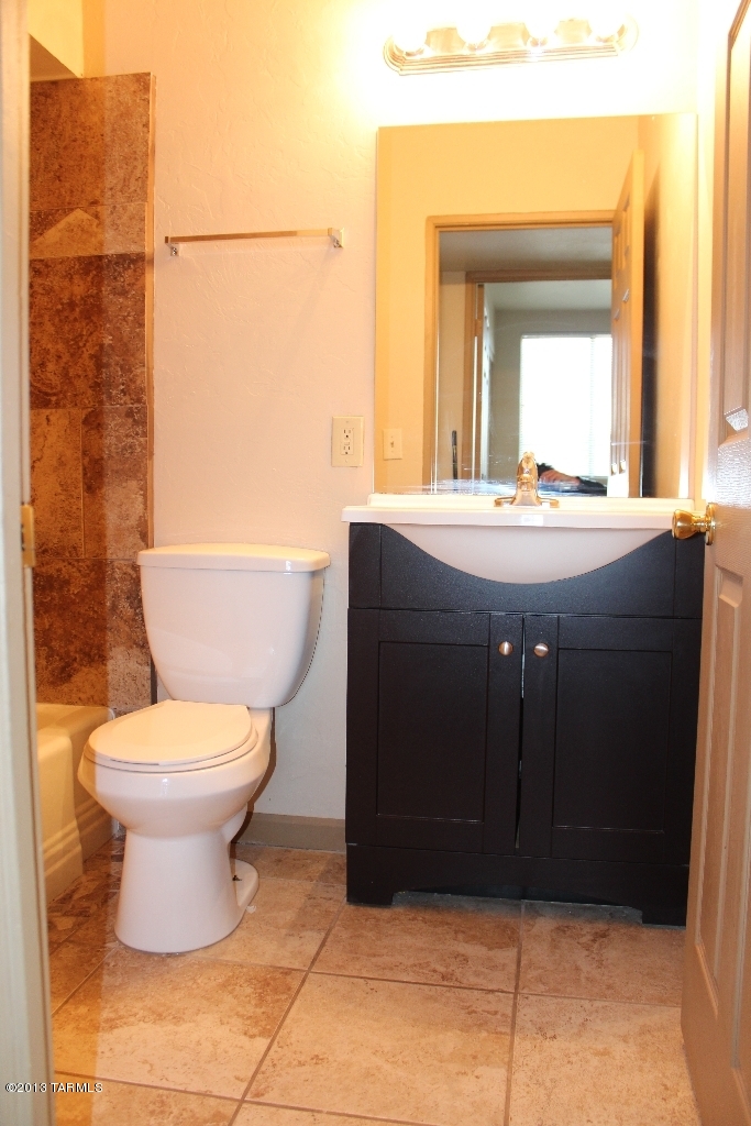 2123 S Rosemont (No Traffic) Avenue