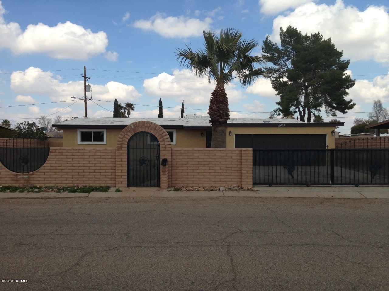 5665 S Bryant Avenue