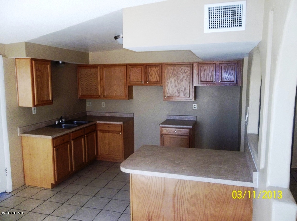 1562 W Ontario Street