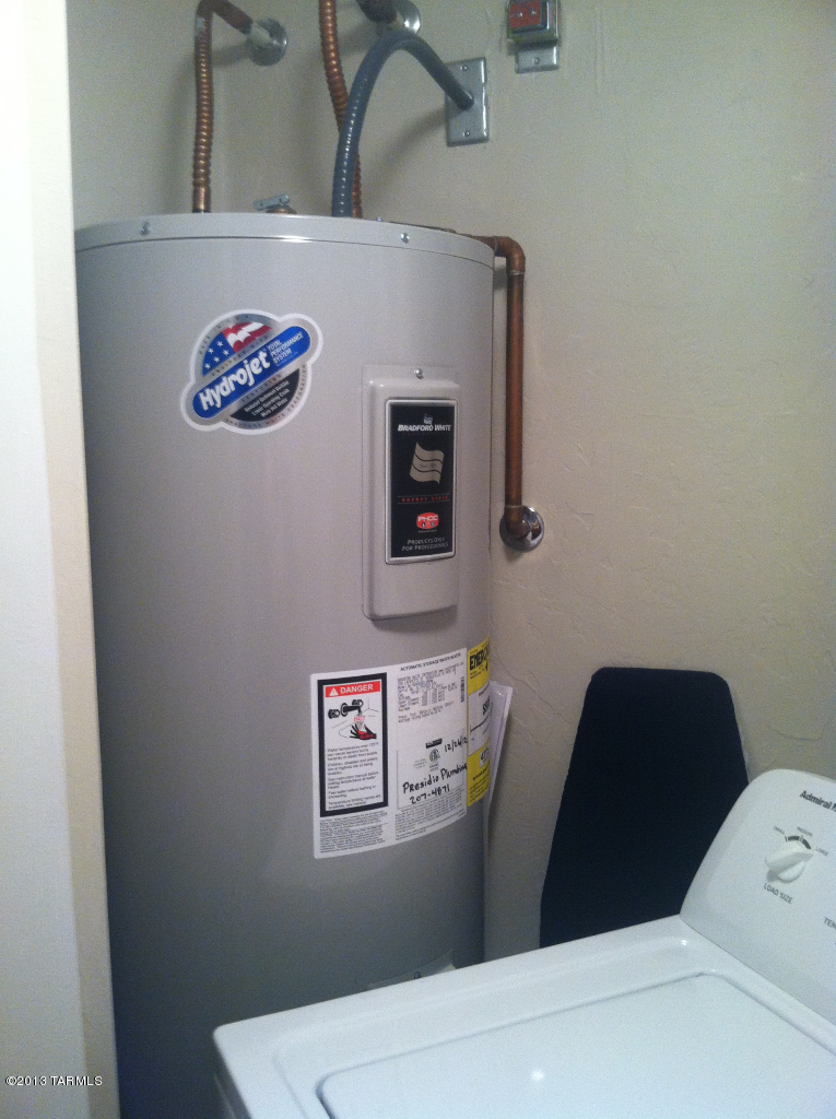 2503 S Timberline Avenue