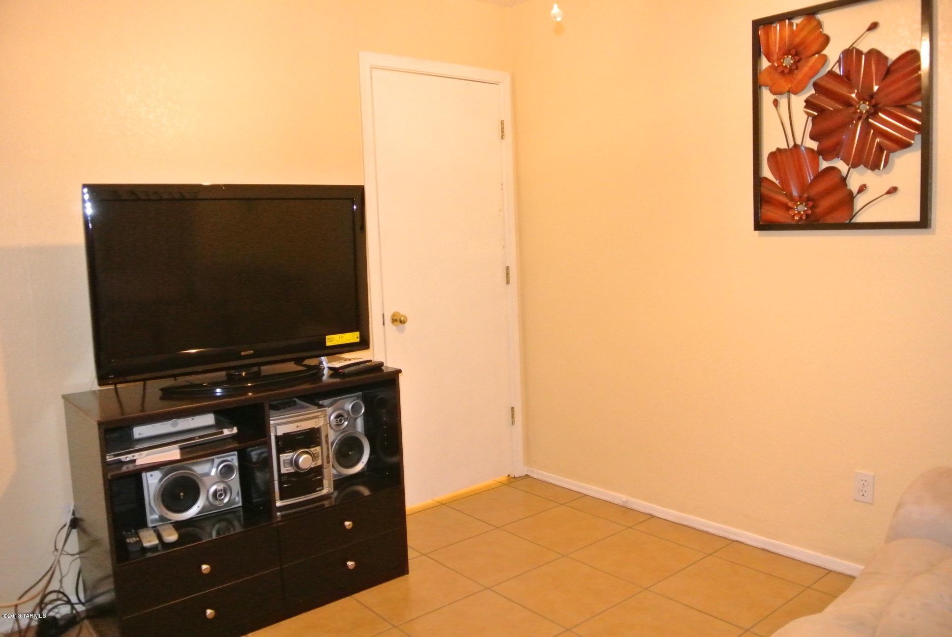 1594 W Denning Court