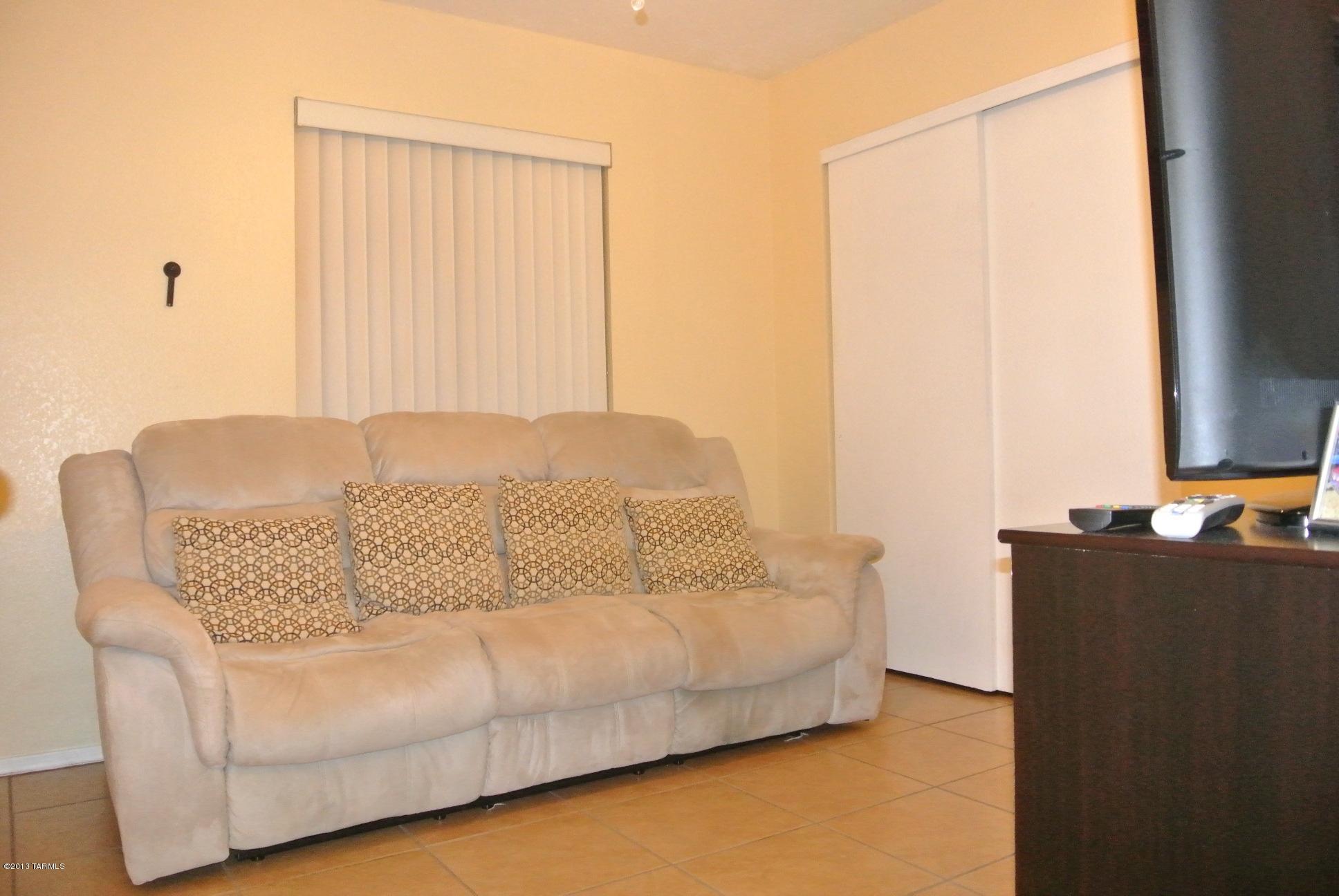 1594 W Denning Court