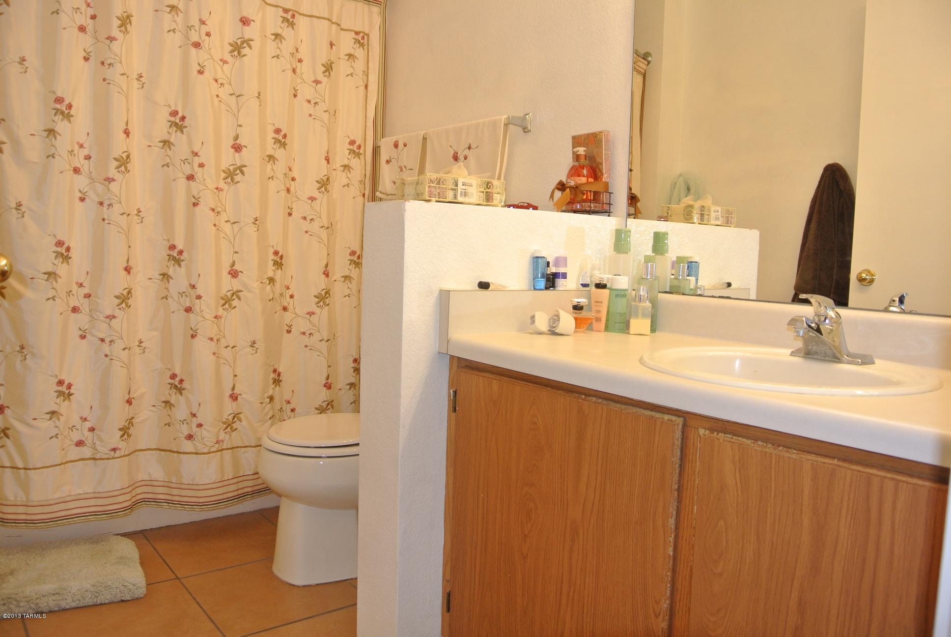 1594 W Denning Court