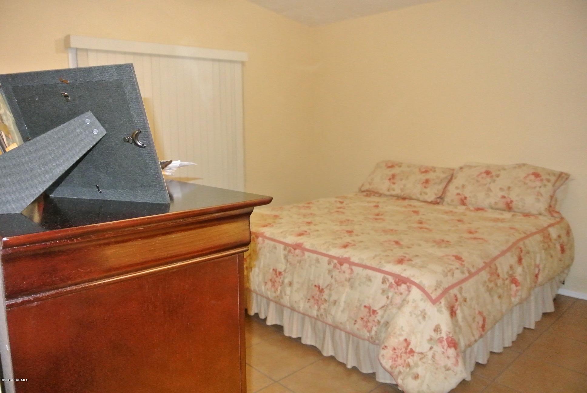 1594 W Denning Court