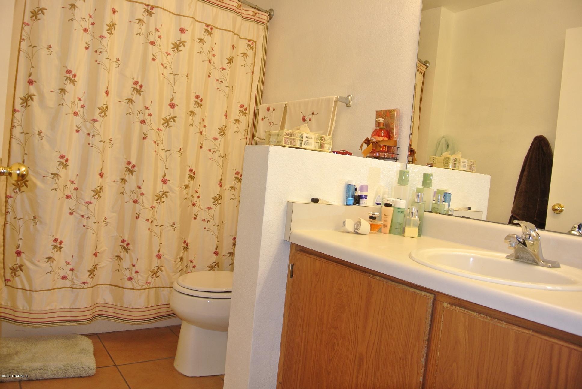 1594 W Denning Court