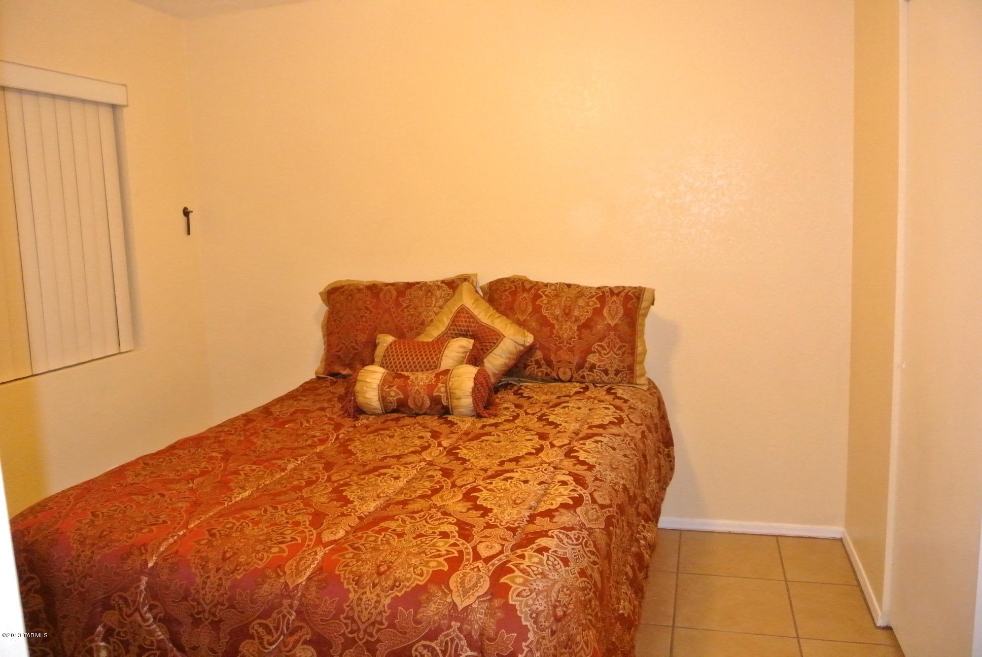 1594 W Denning Court