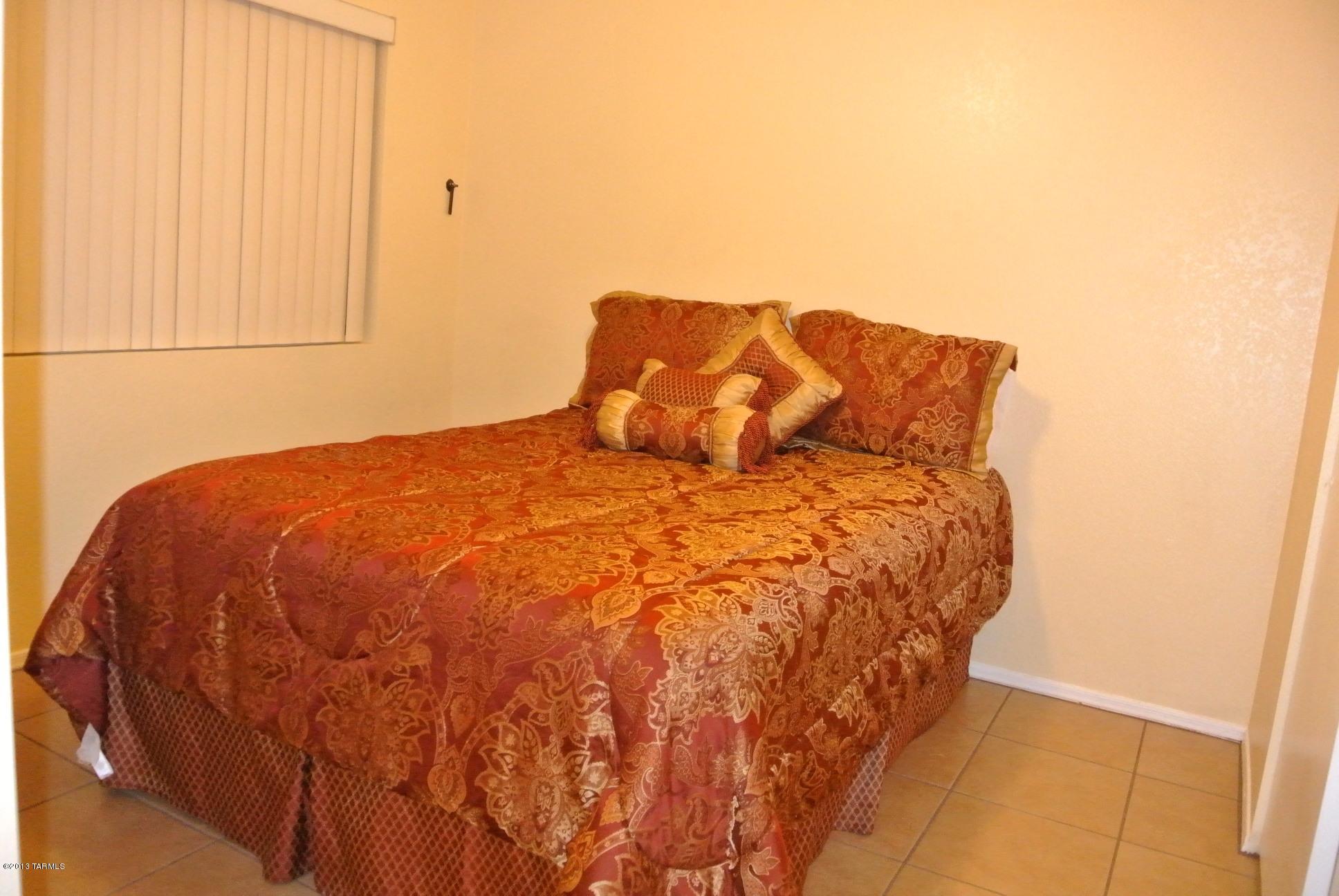 1594 W Denning Court