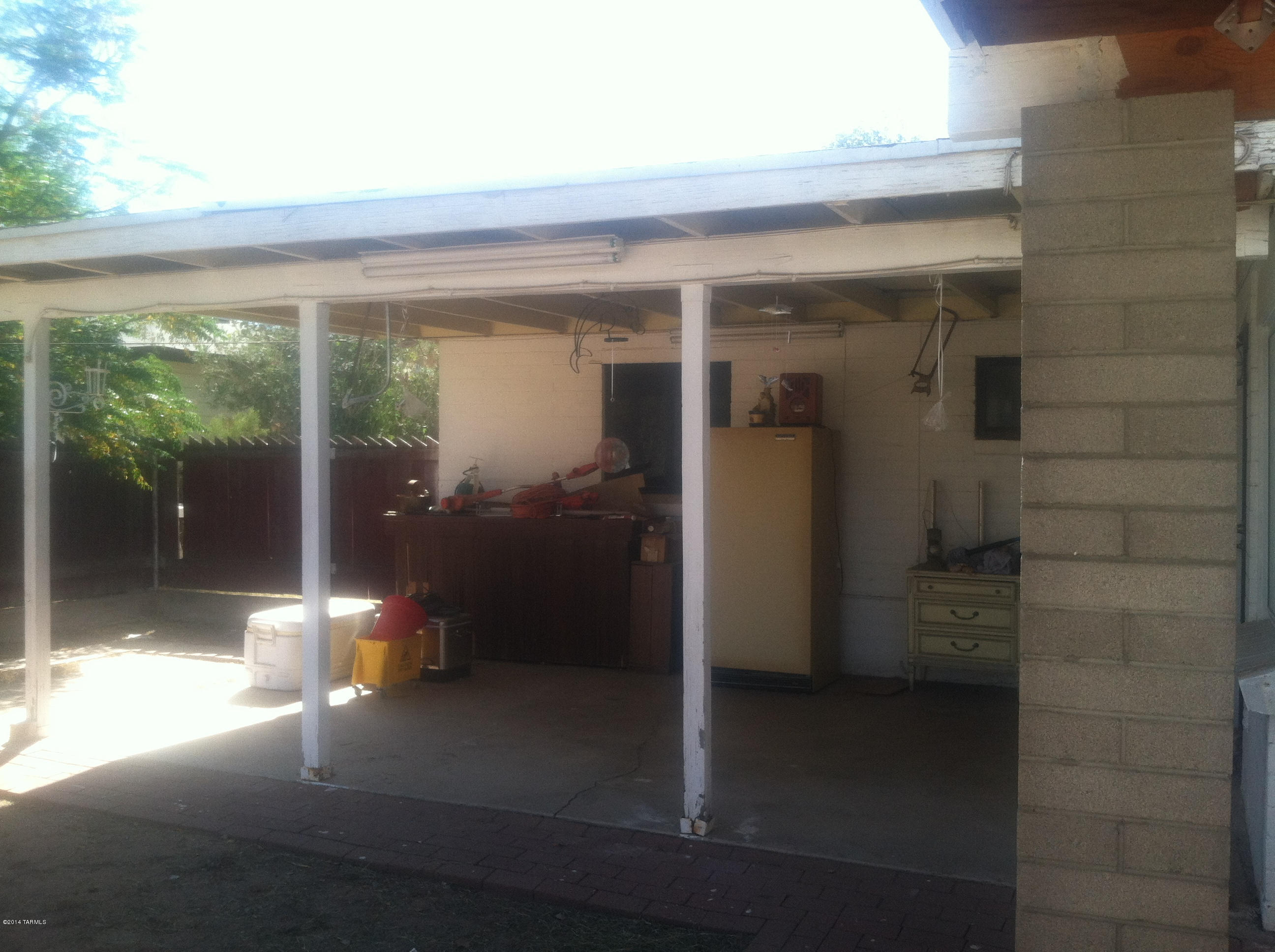 648 W Hatfield Street