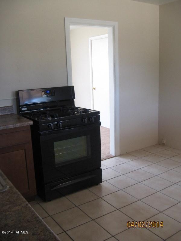 909 W Calle Francita