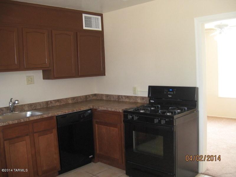 909 W Calle Francita