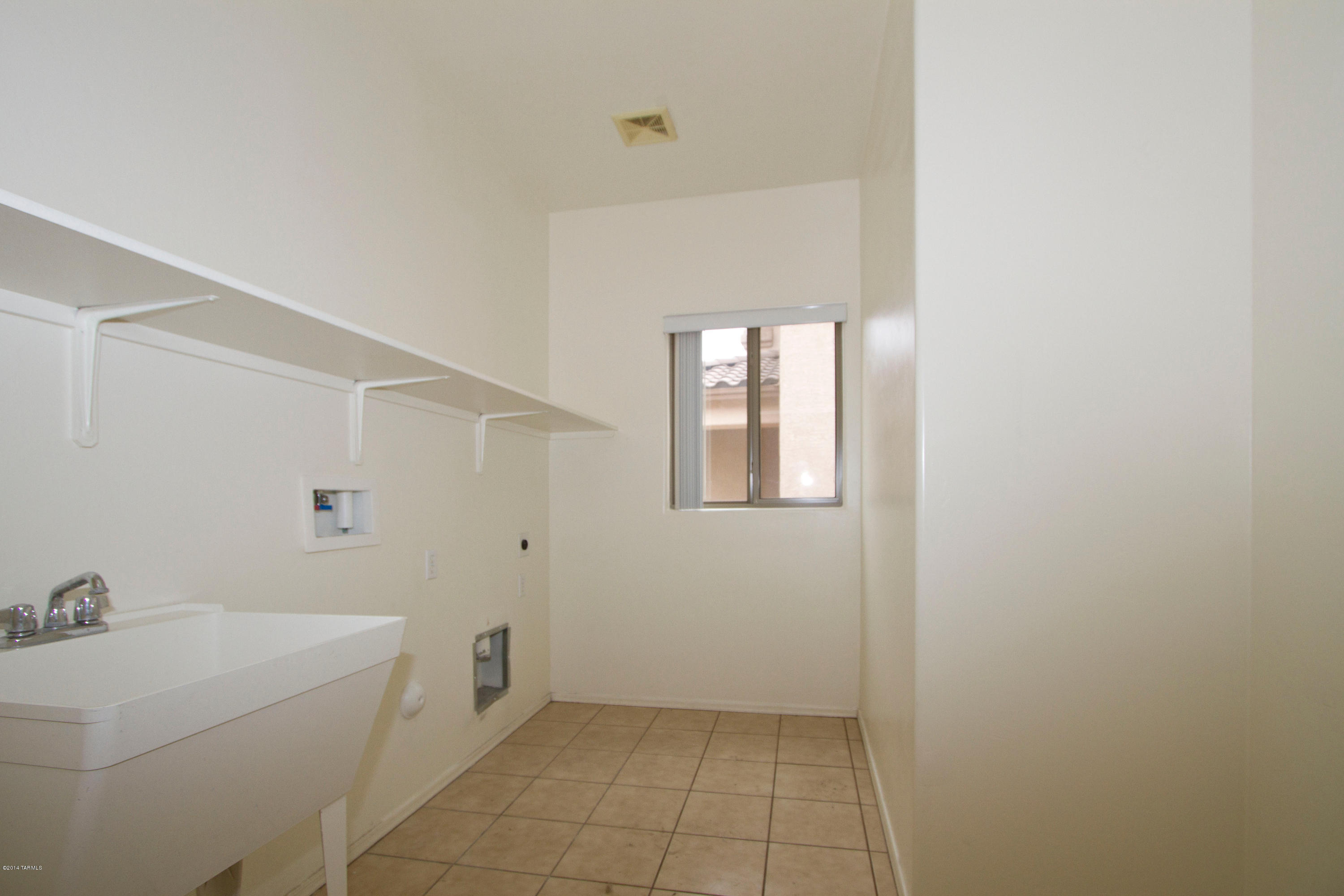 9112 S Whispering Pine Drive