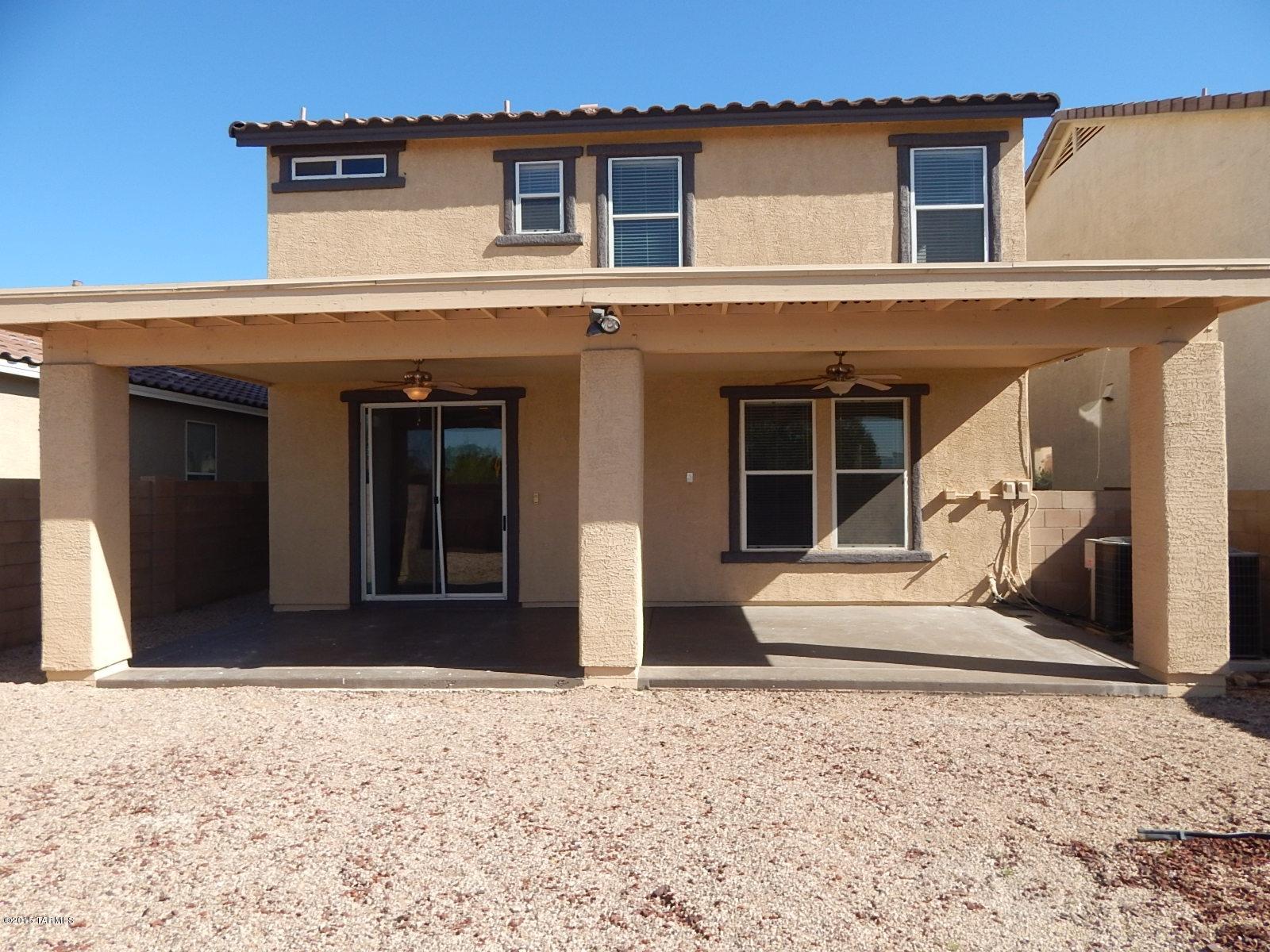 4636 W Lindenthal Lane