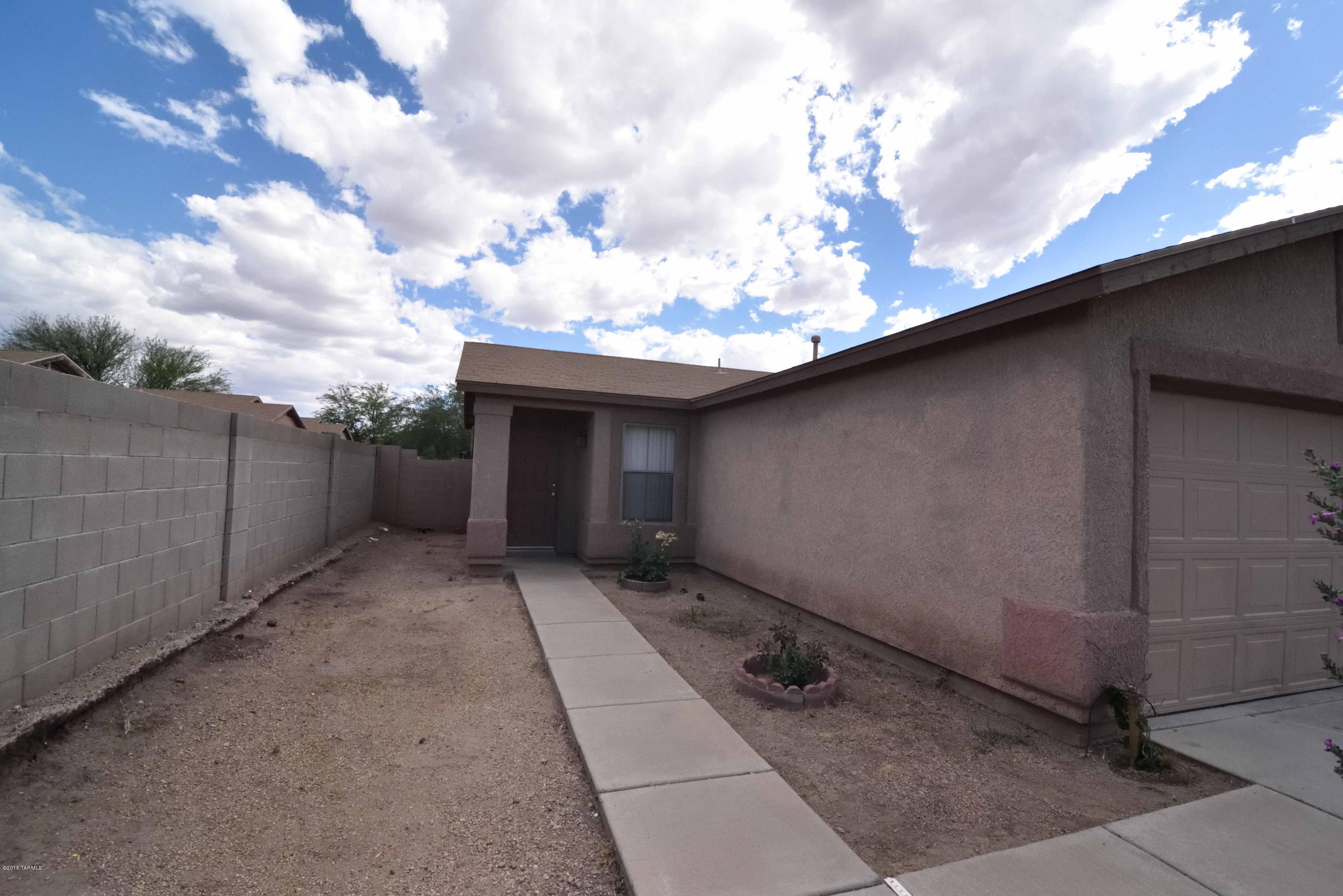 1589 W Carey Belle Court