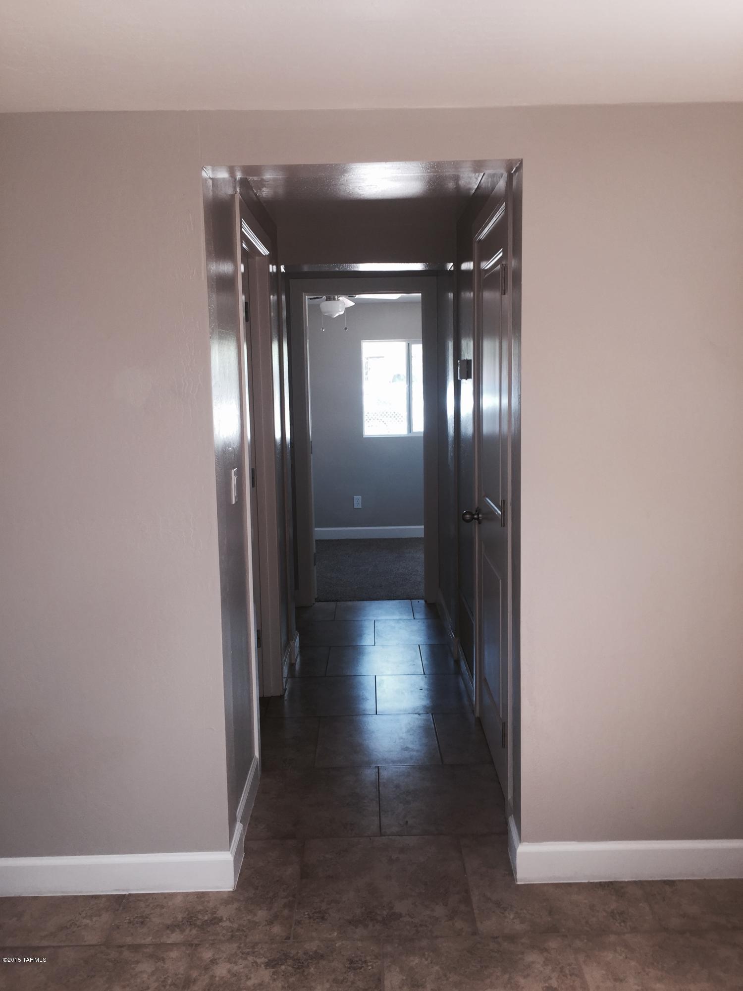 914 E Saint Katherines Court