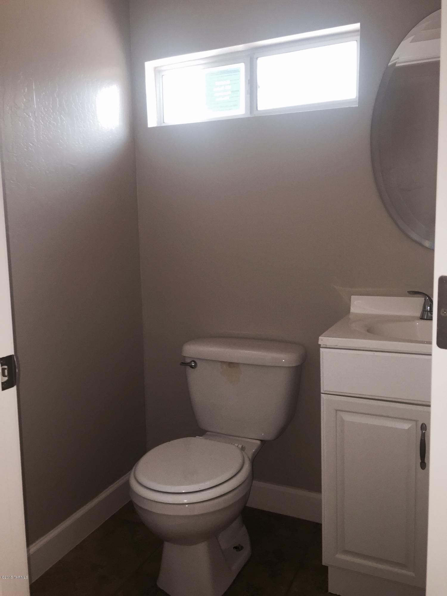 914 E Saint Katherines Court