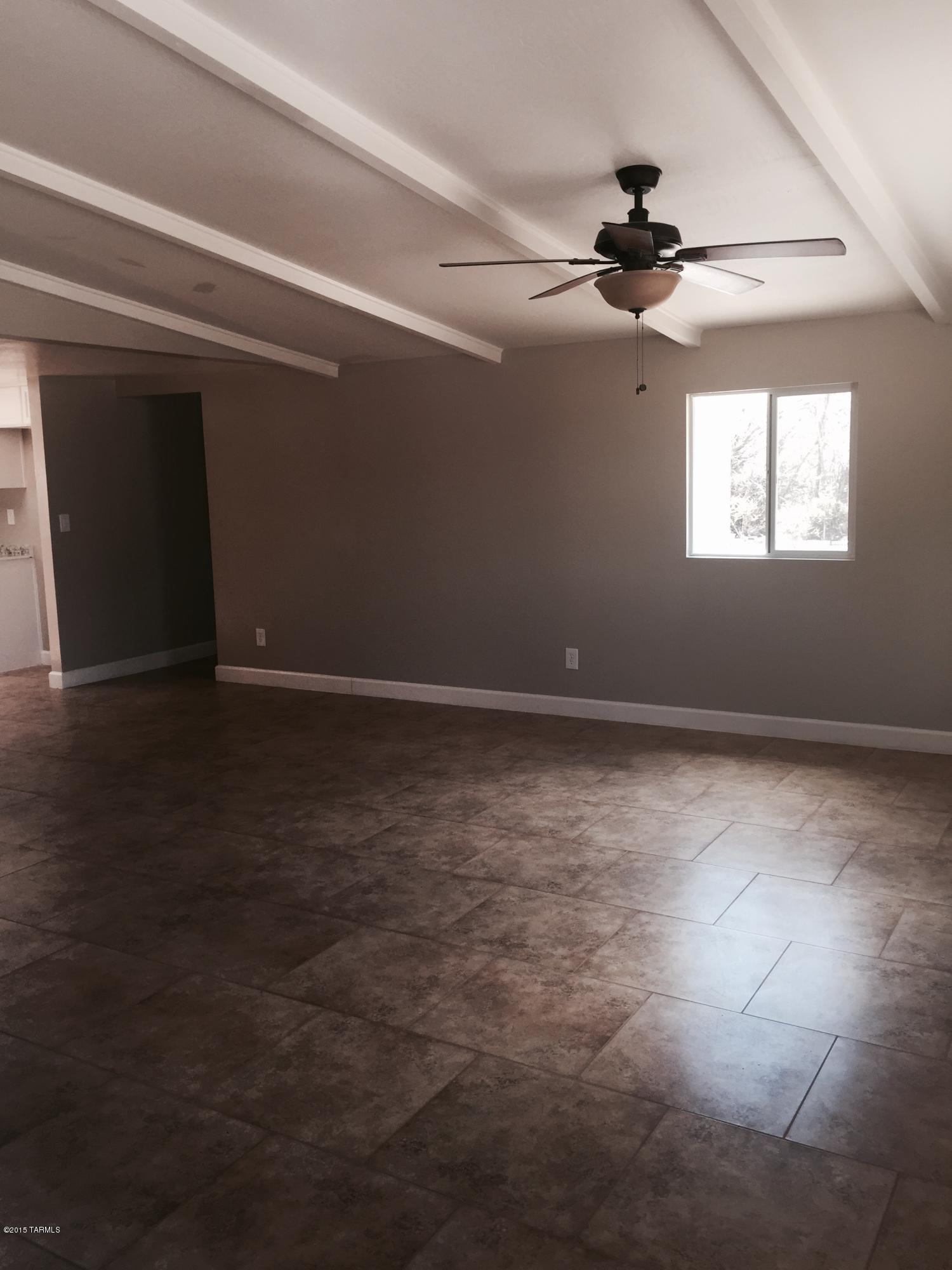 914 E Saint Katherines Court