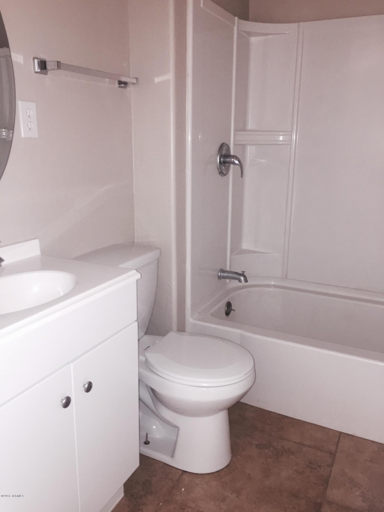 914 E Saint Katherines Court