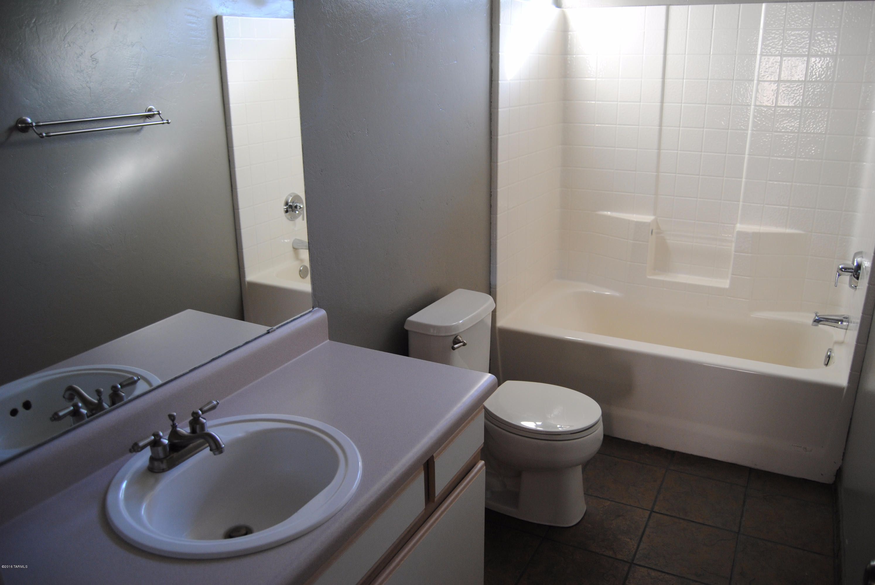 1750 W Rue Du Fleuve