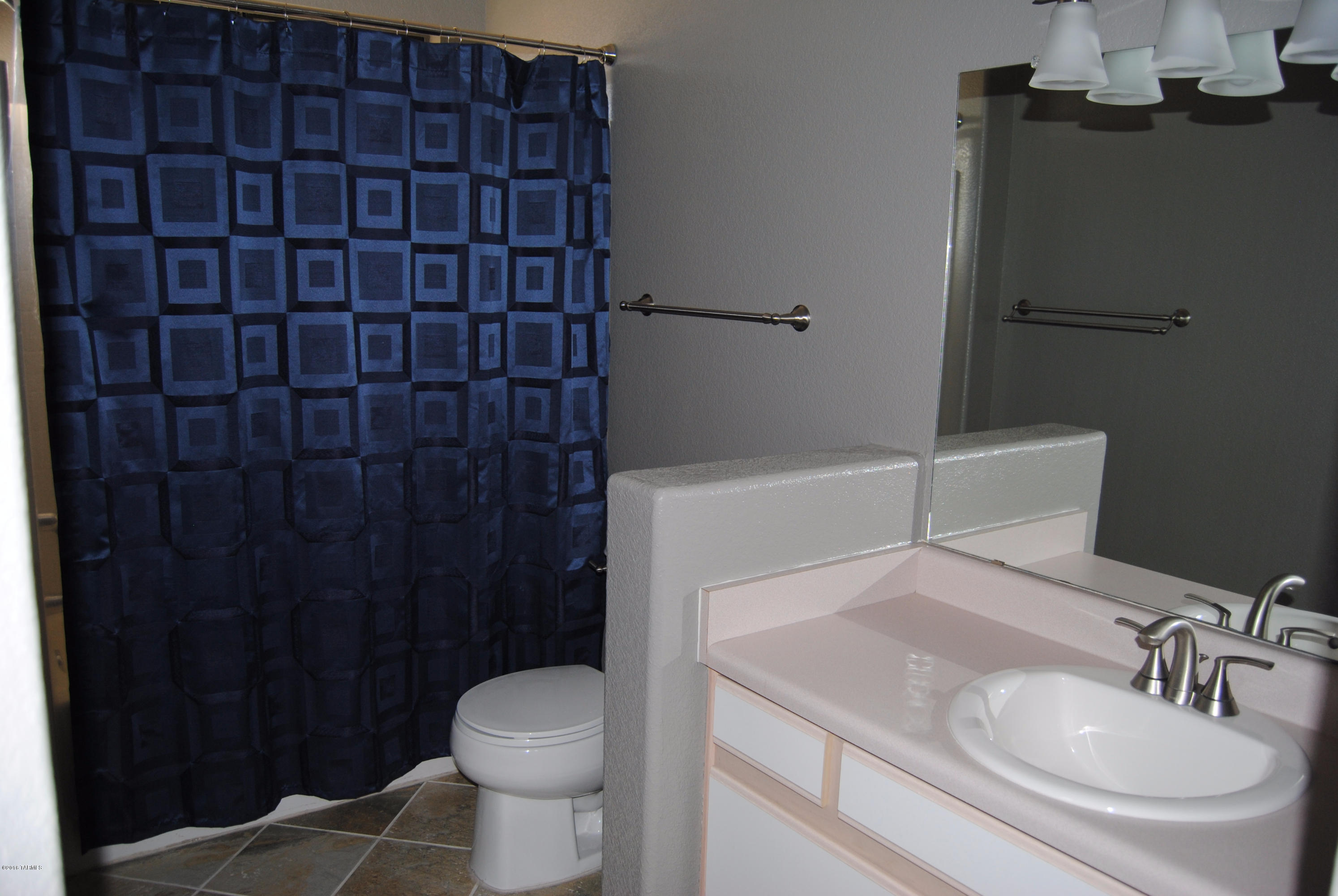 1750 W Rue Du Fleuve