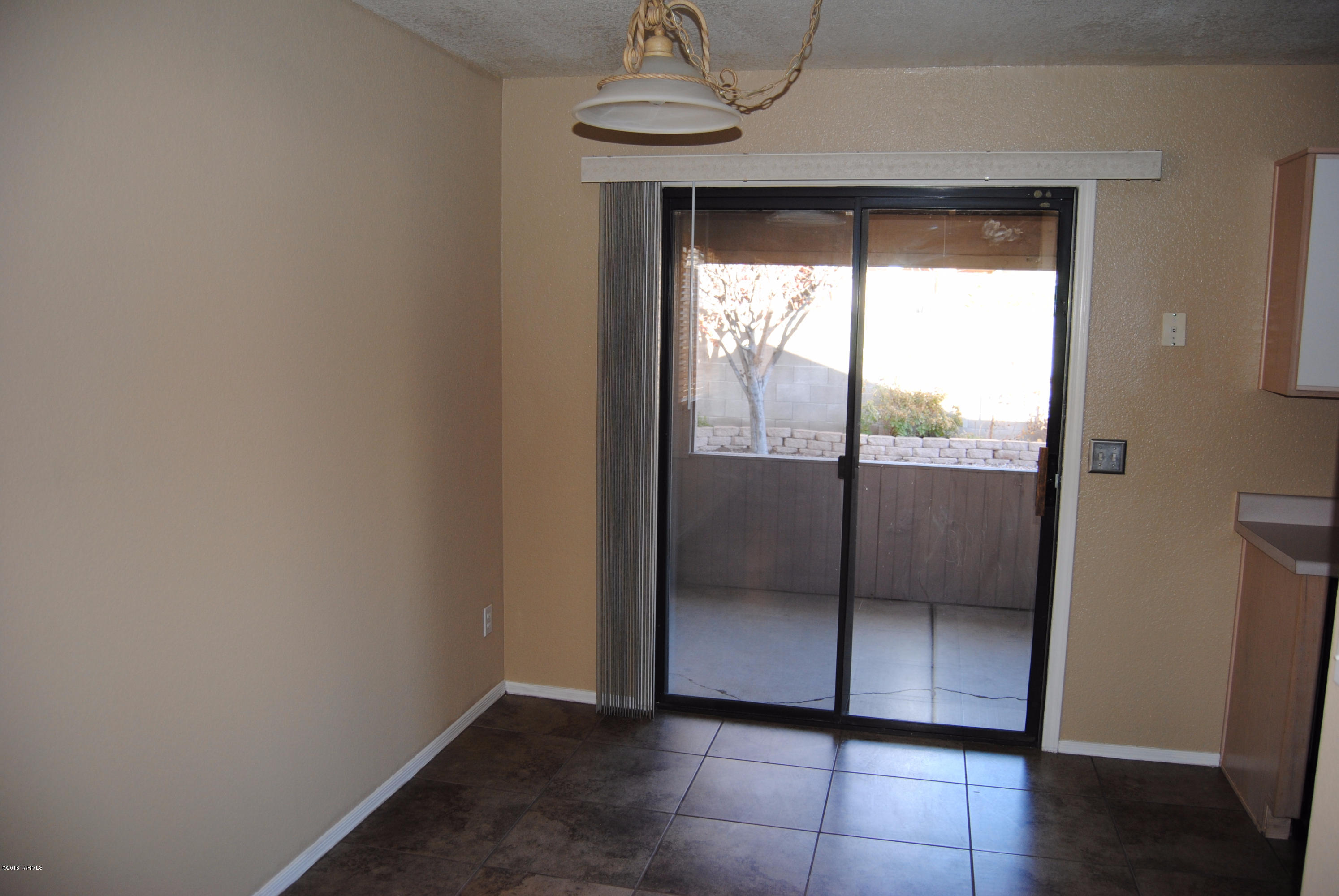 1750 W Rue Du Fleuve