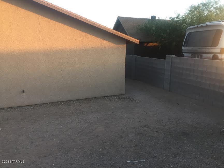 764 W Carolchristine Place