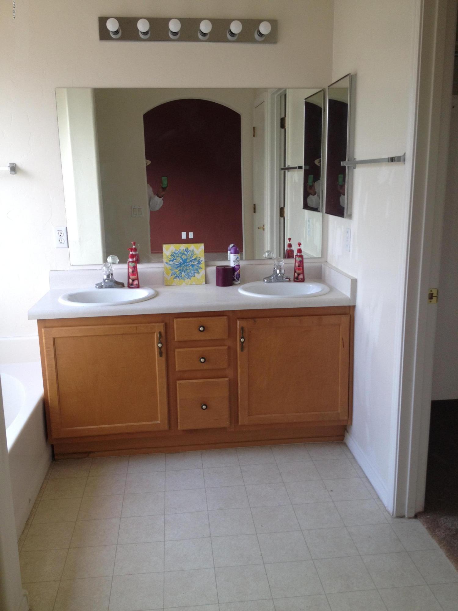 1335 W Via Rio Blanco