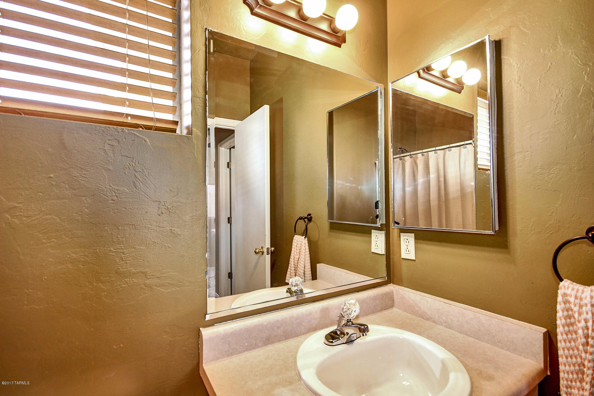 7908 N Panamint Drive