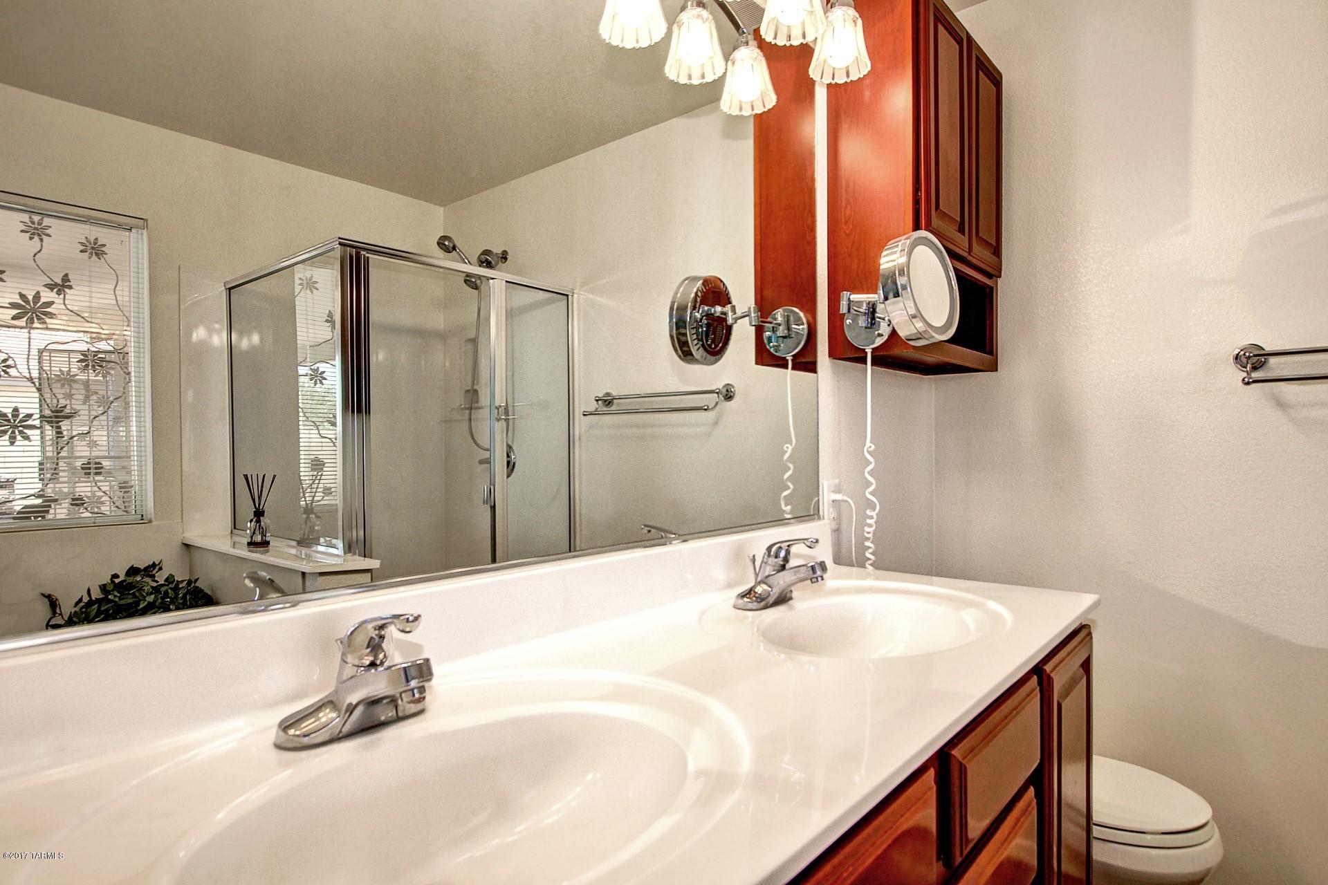 4940 E Butterweed Drive