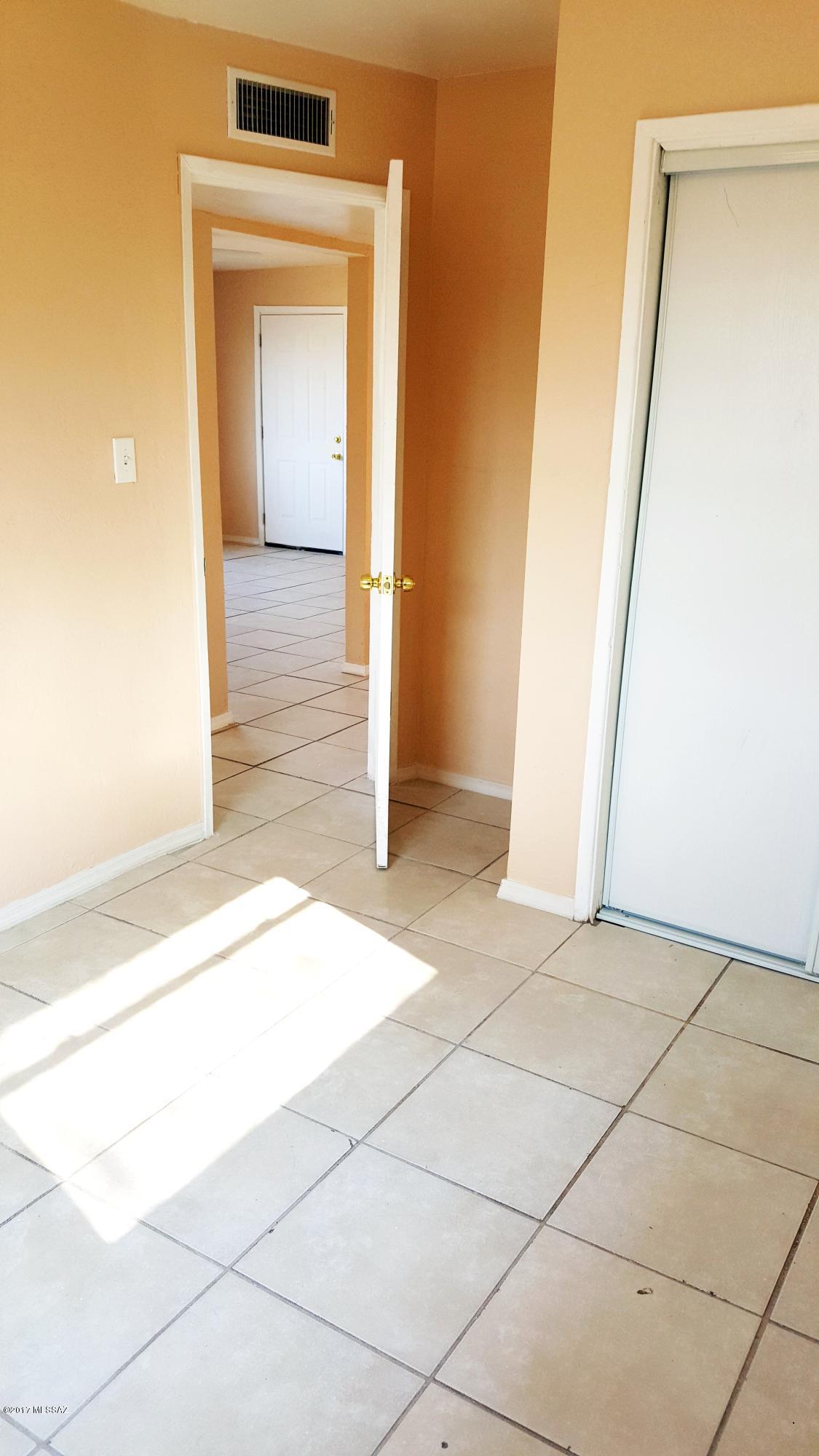 6001 S Southland Boulevard