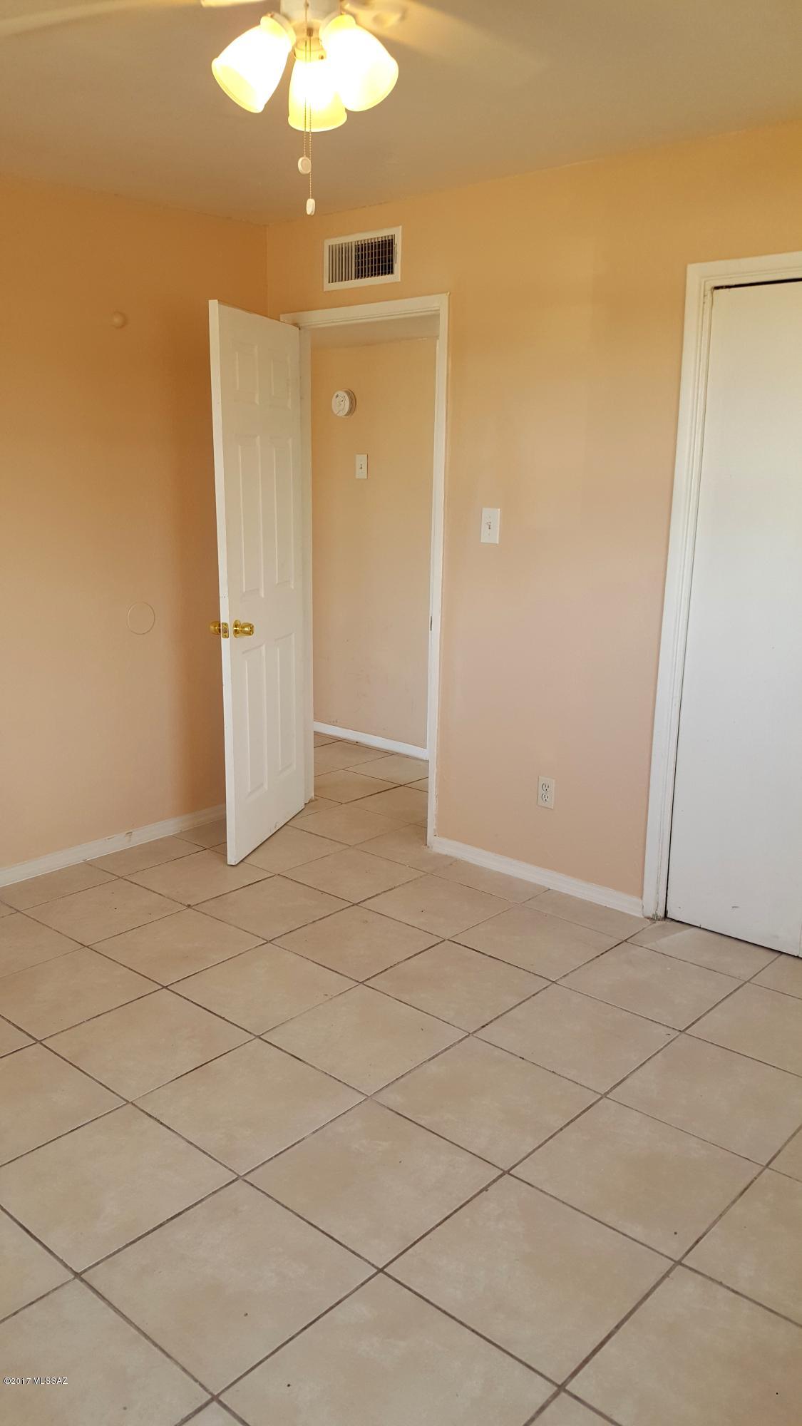 6001 S Southland Boulevard