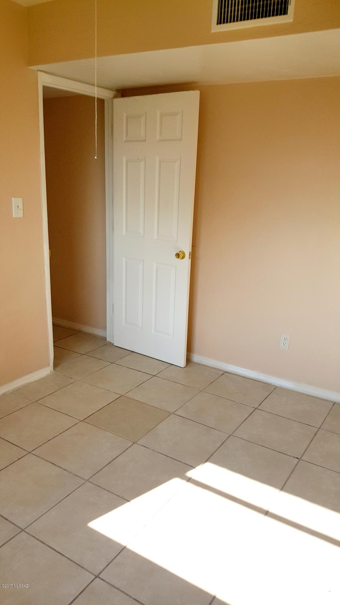 6001 S Southland Boulevard