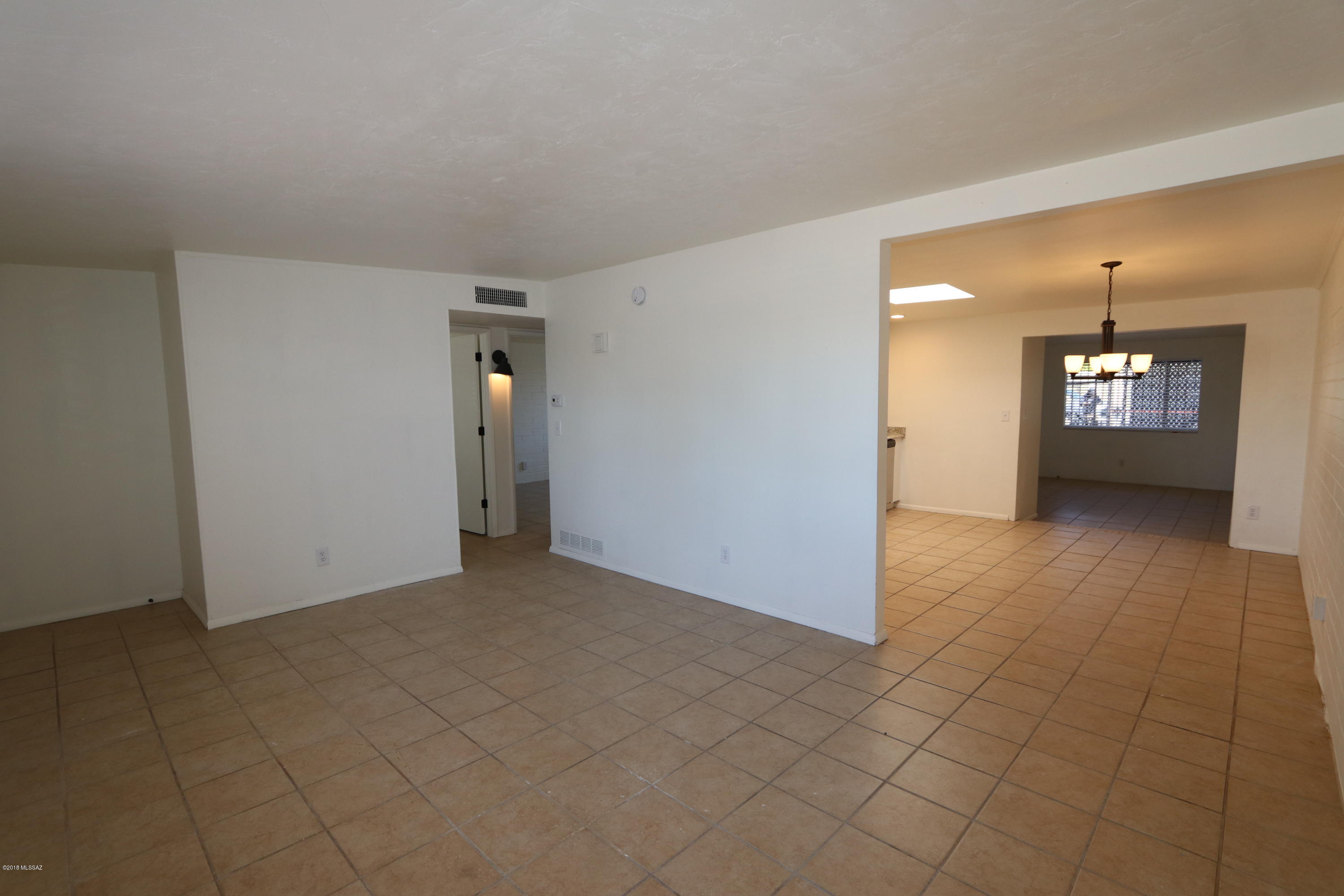 2406 E Parkside Drive