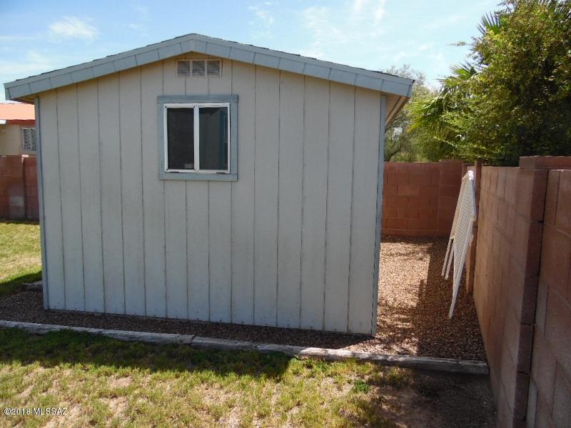 6034 E House Rock Lane