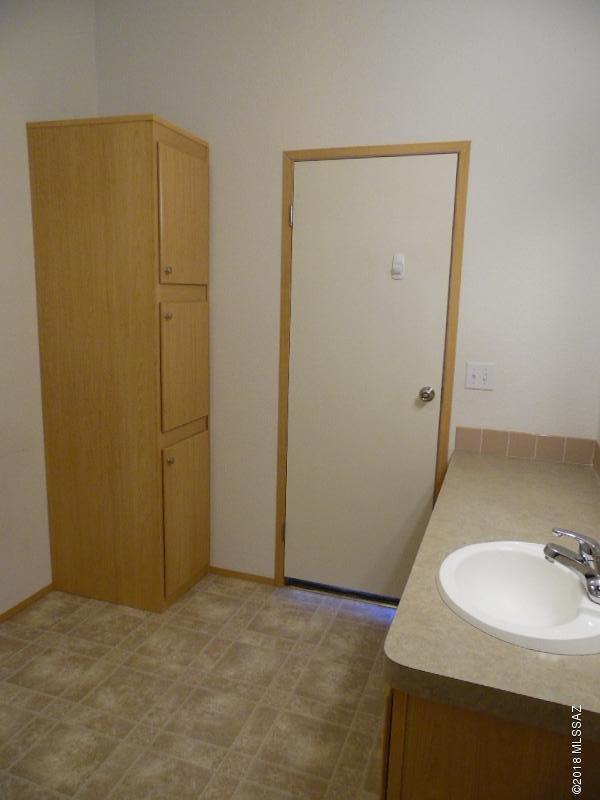 6034 E House Rock Lane