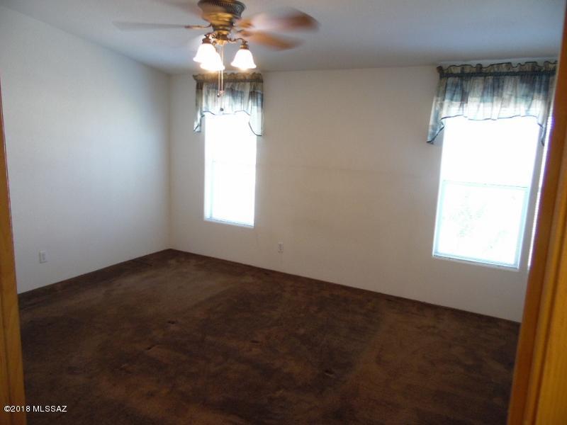 6034 E House Rock Lane