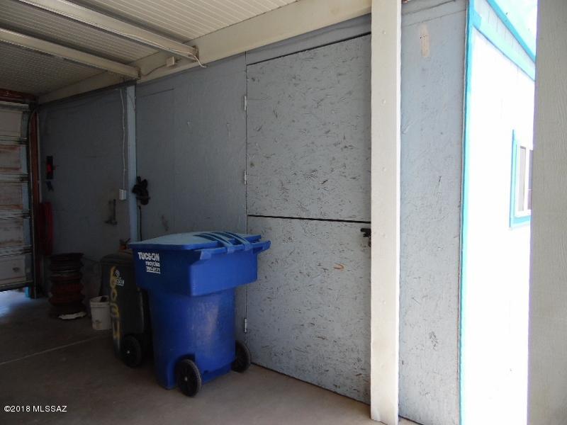 6034 E House Rock Lane