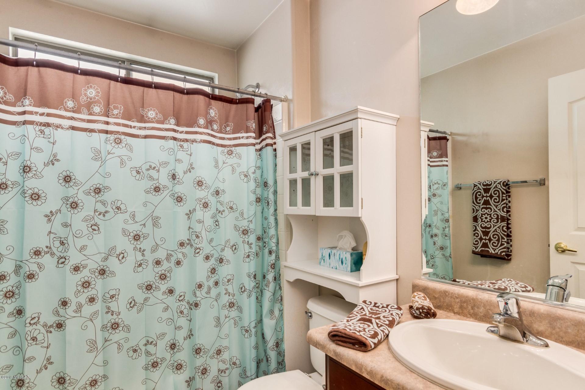 4084 E Agate Knoll Drive