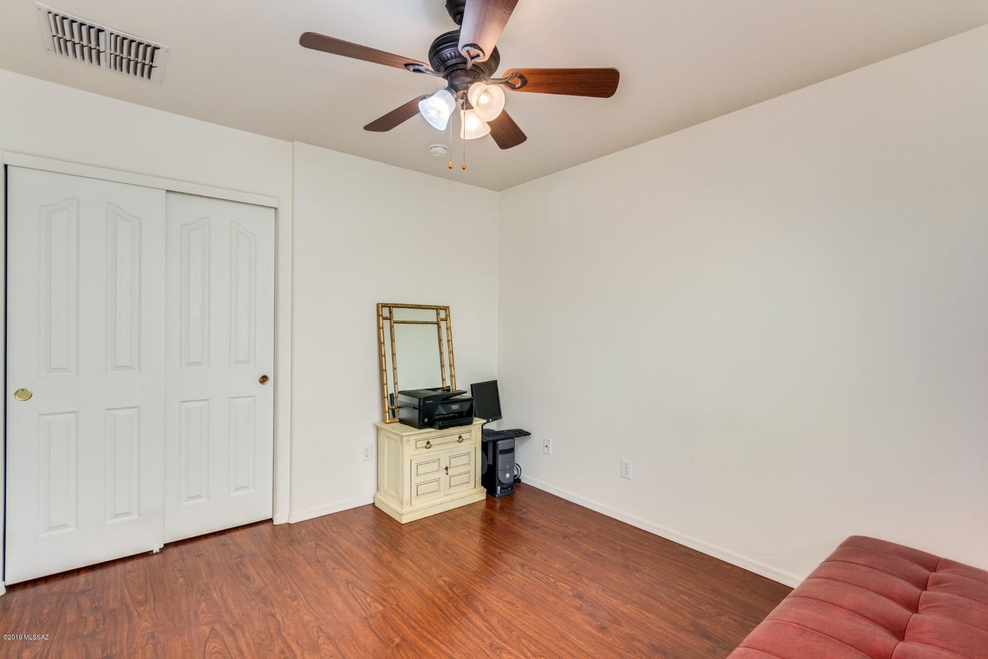 4084 E Agate Knoll Drive