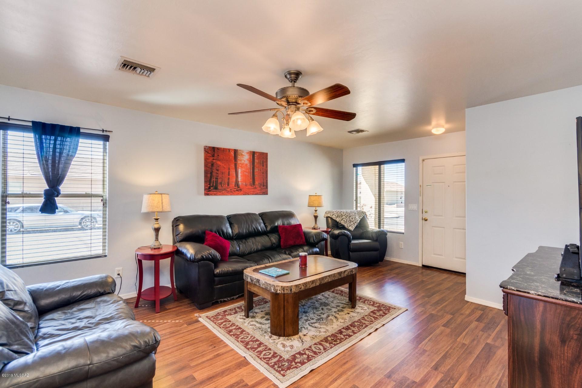 4084 E Agate Knoll Drive