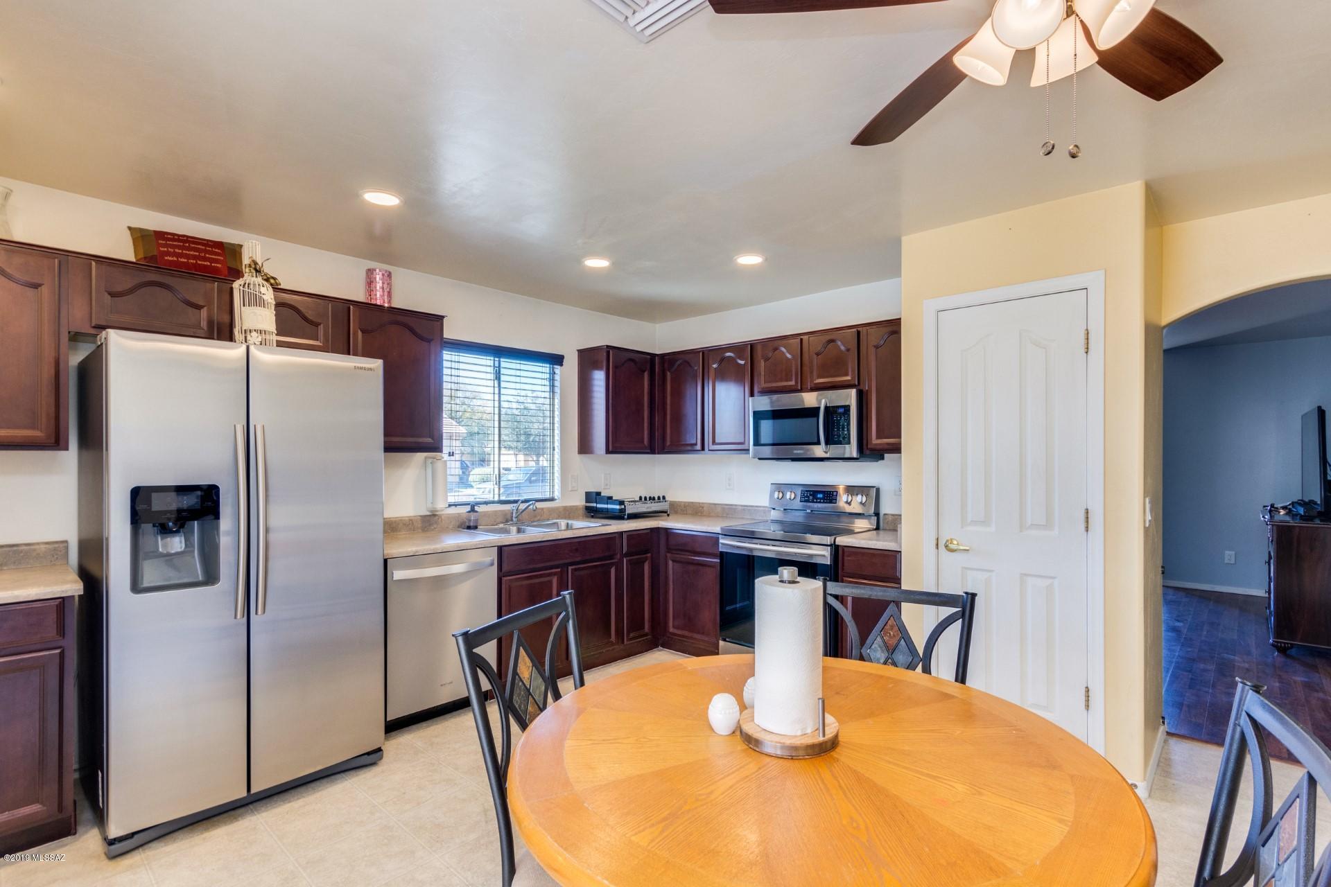 4084 E Agate Knoll Drive