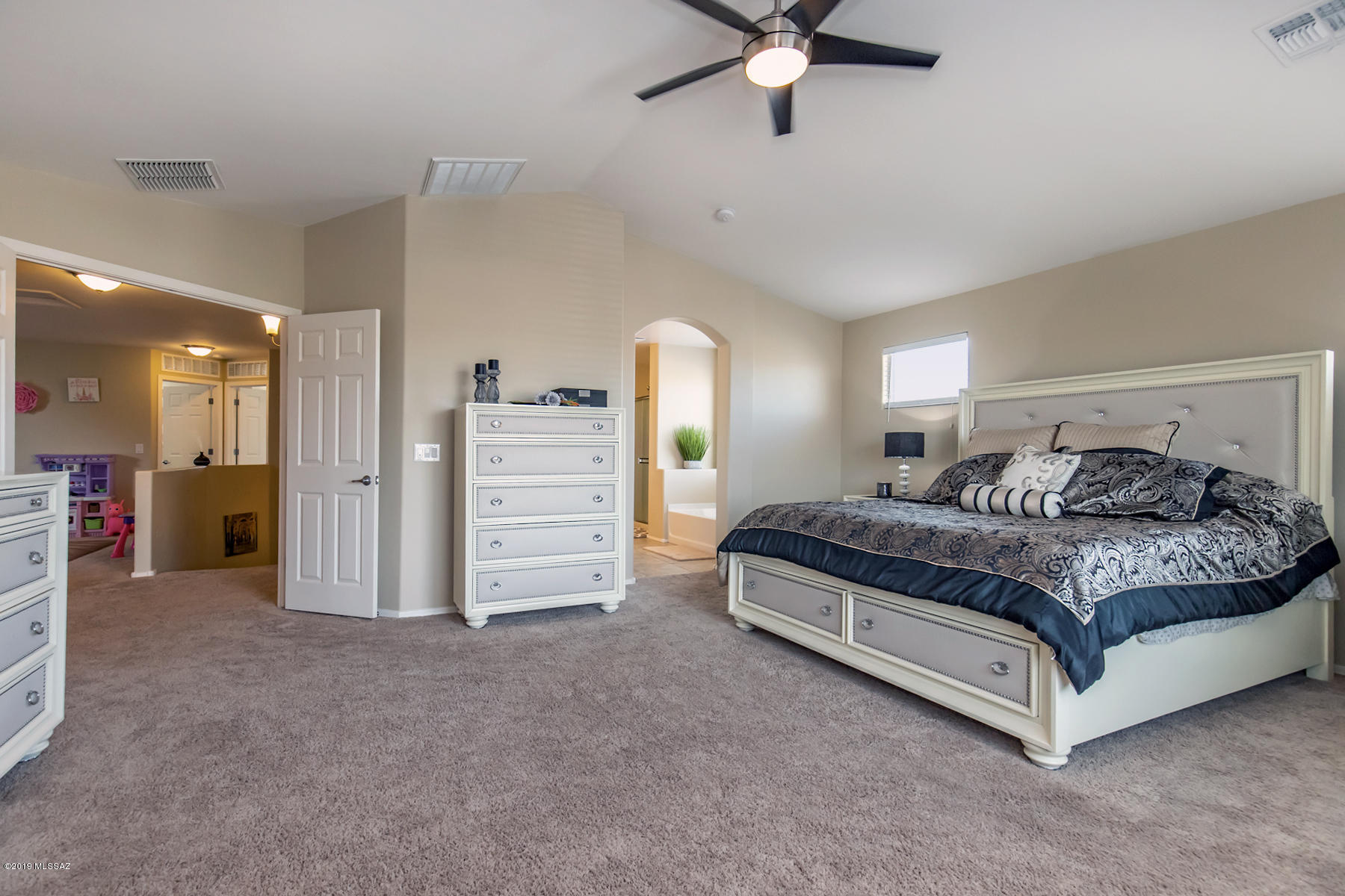 8983 W Twin Springs Drive