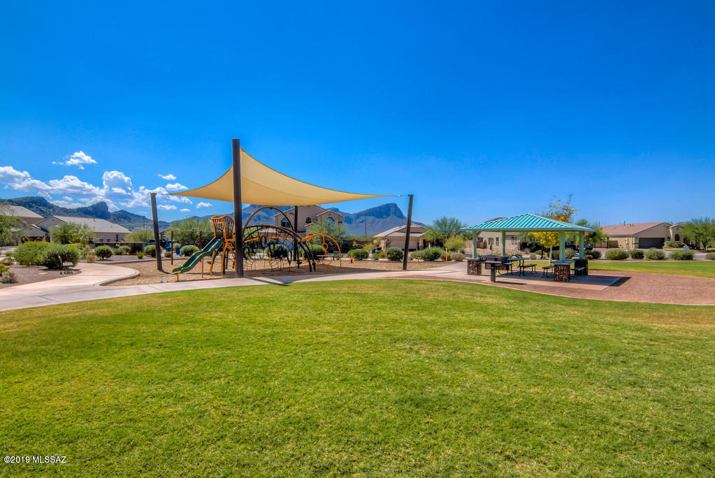 8983 W Twin Springs Drive