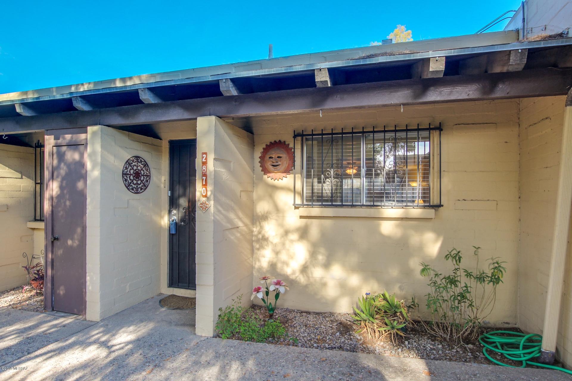 2870 N Beverly Avenue