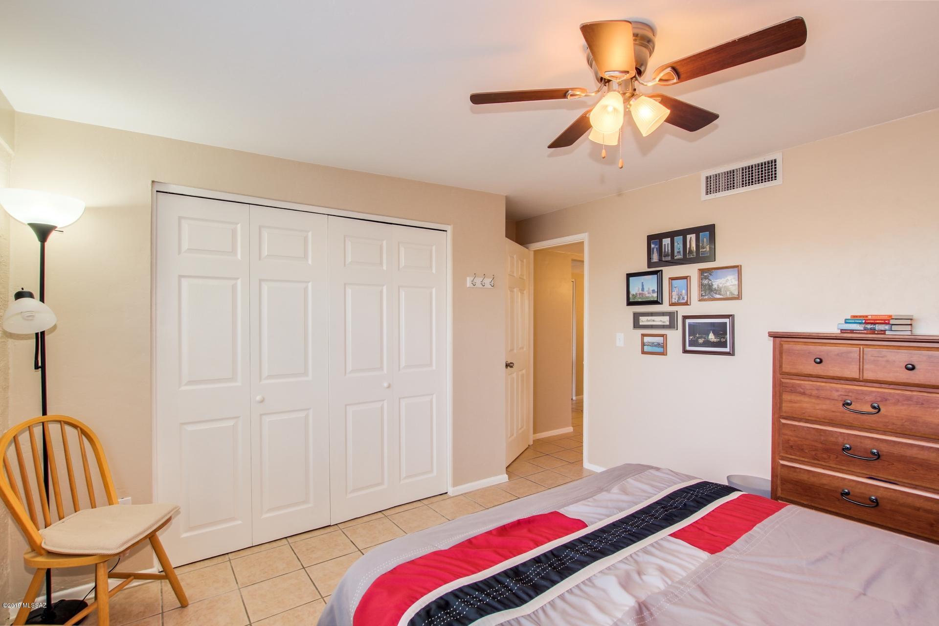 2870 N Beverly Avenue