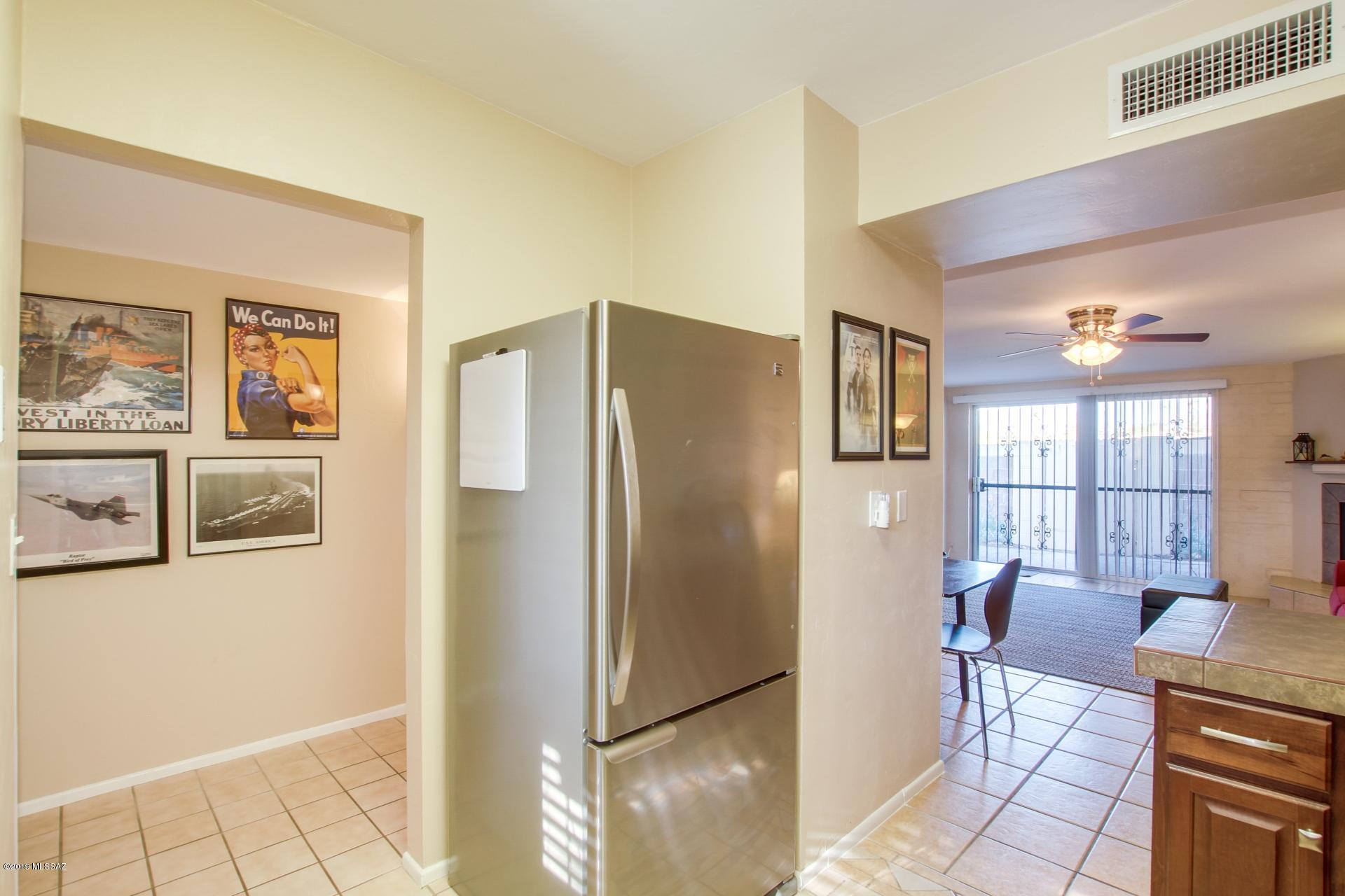 2870 N Beverly Avenue