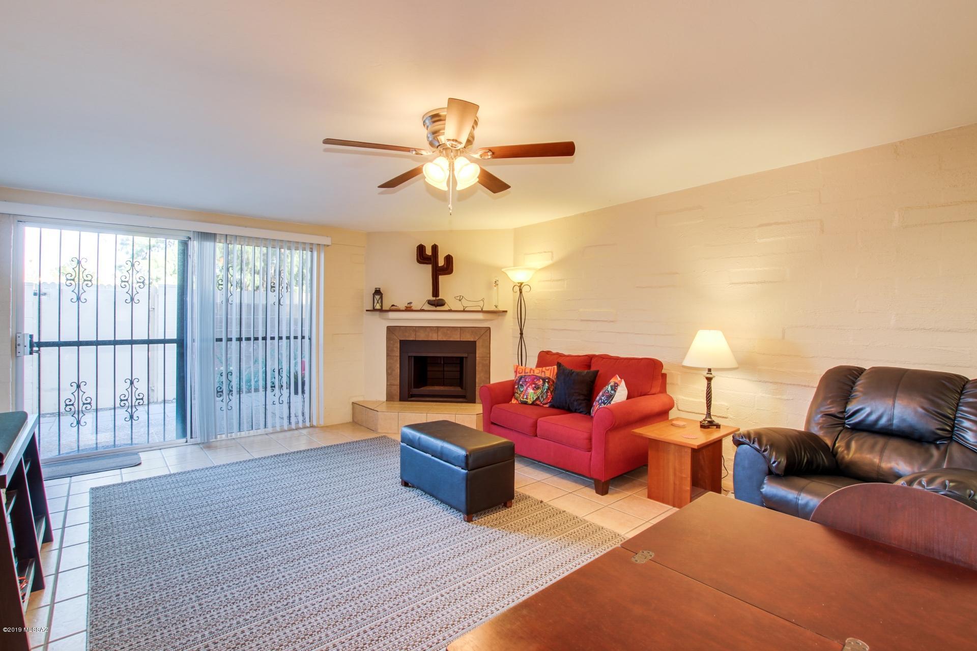 2870 N Beverly Avenue