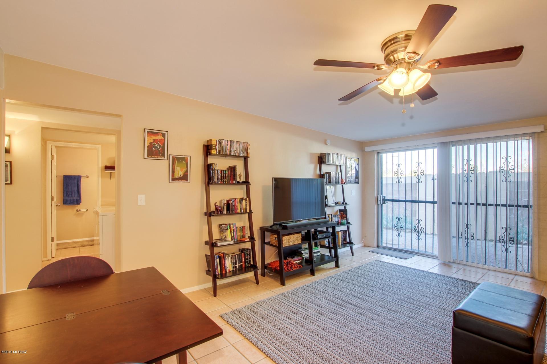 2870 N Beverly Avenue